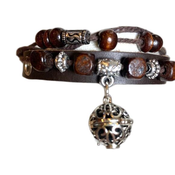 Aromatherapy Adjustable Leather Bracelet Pendant Cage Essential Oils (2) New - Picture 1 of 8